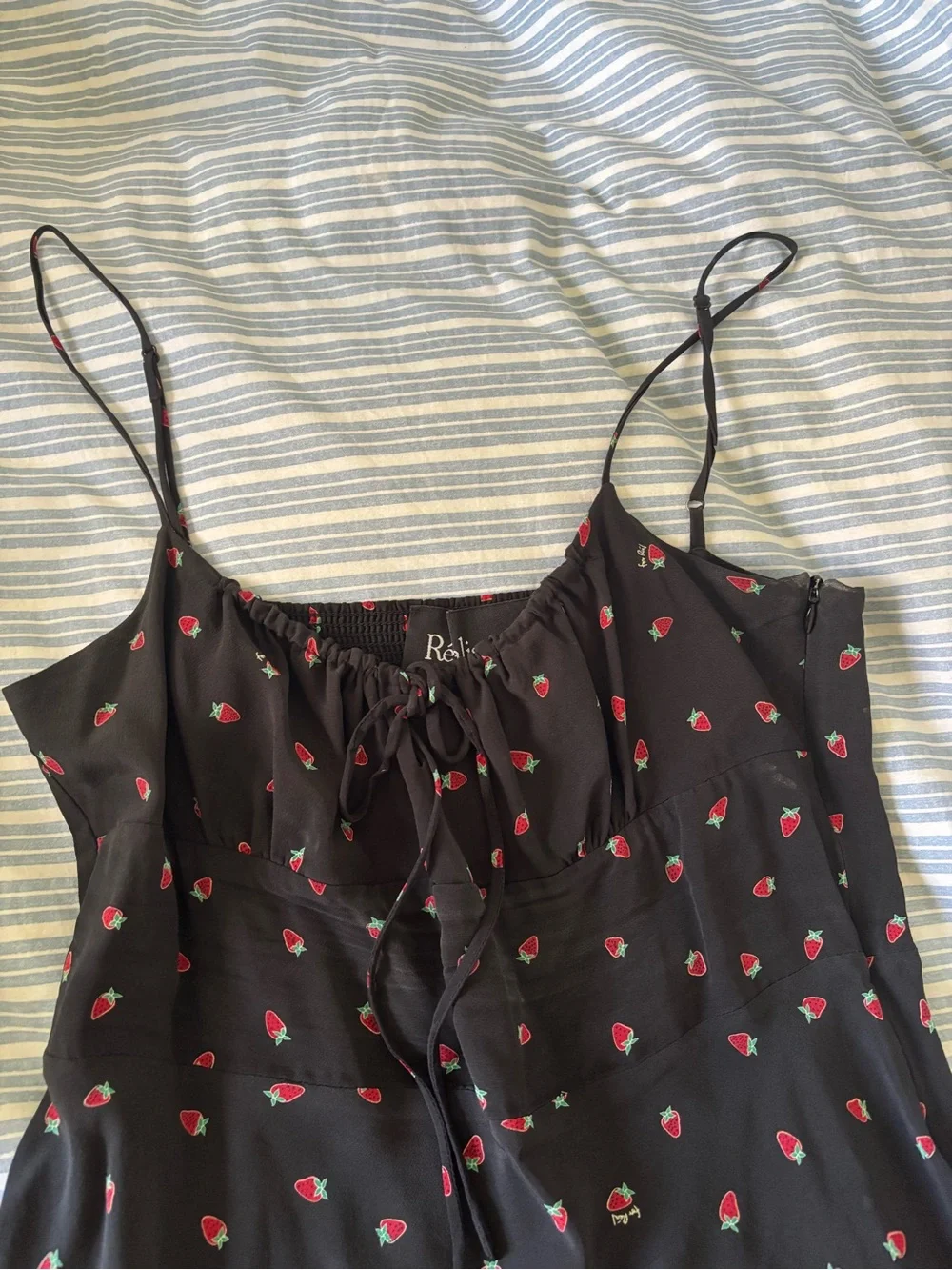 Realisation Par Inez Dress in Black Strawberry - Picture 2 of 6